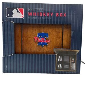 Philadelphia Phillies Whiskey Box Set Great Baseball Fans‎ Wood Gift Set